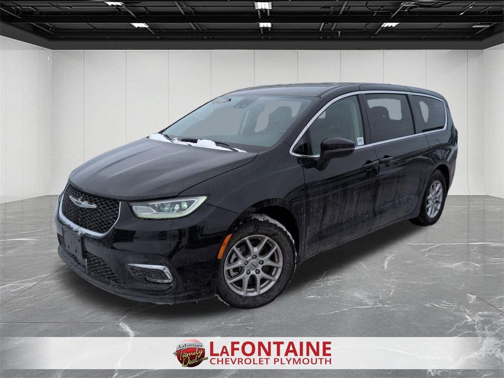 used 2023 Chrysler Pacifica car, priced at $23,995
