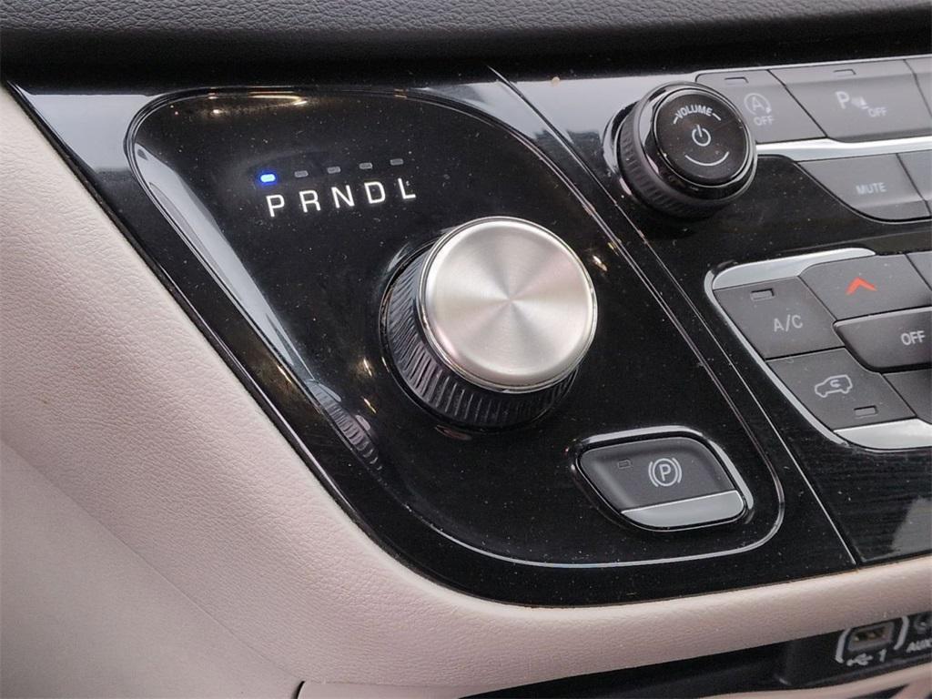 used 2023 Chrysler Pacifica car, priced at $23,995