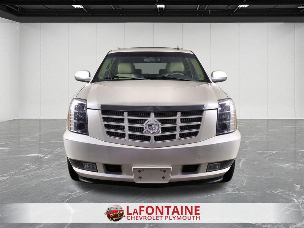 used 2011 Cadillac Escalade ESV car, priced at $12,795