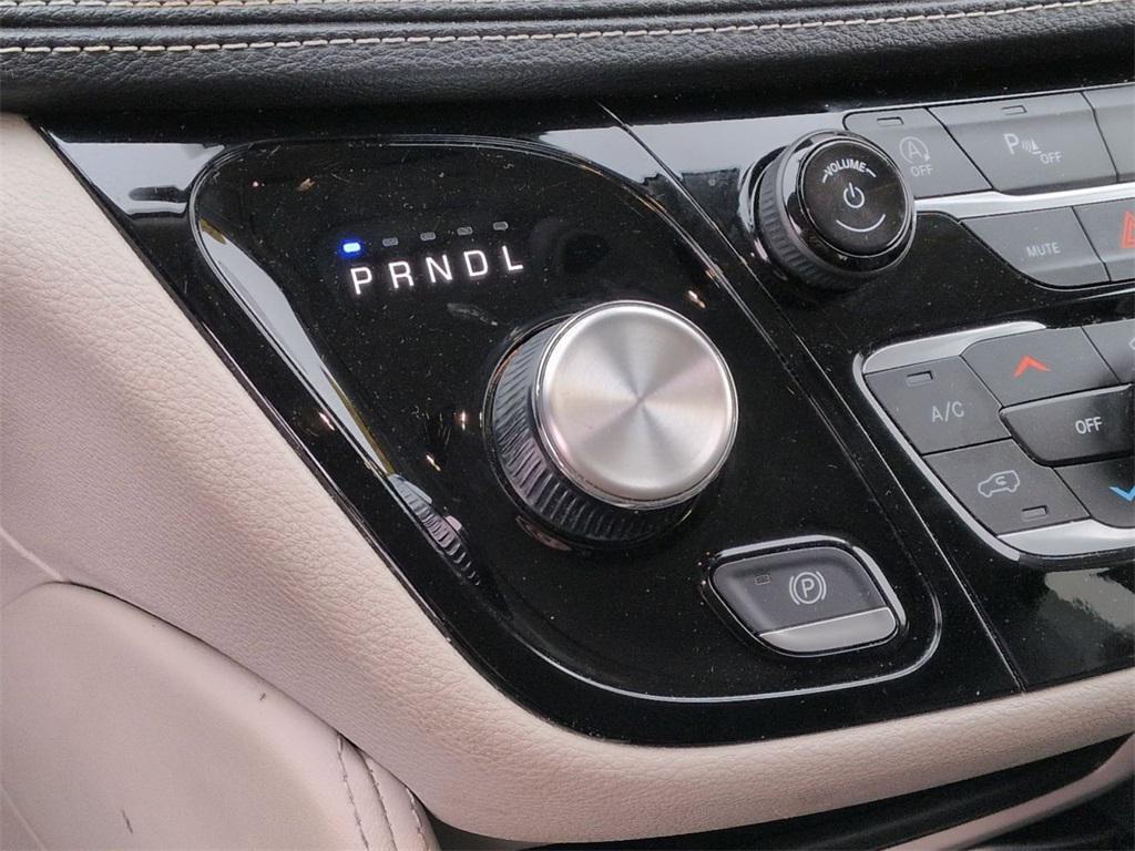 used 2023 Chrysler Pacifica car, priced at $25,995