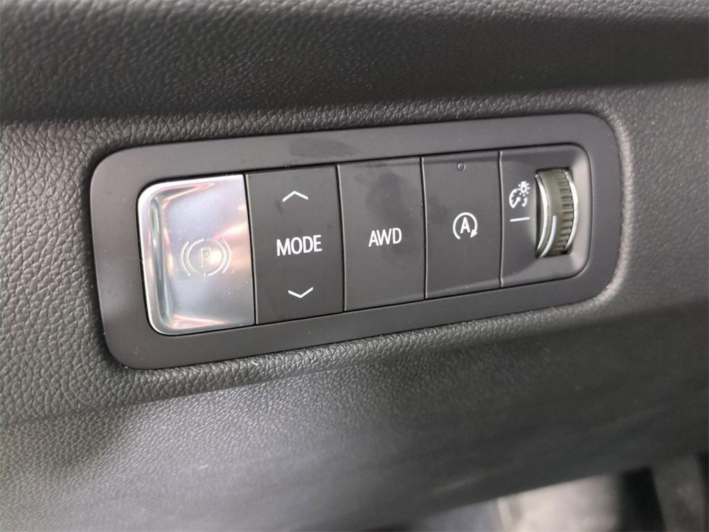 used 2025 Chevrolet Traverse car, priced at $46,595