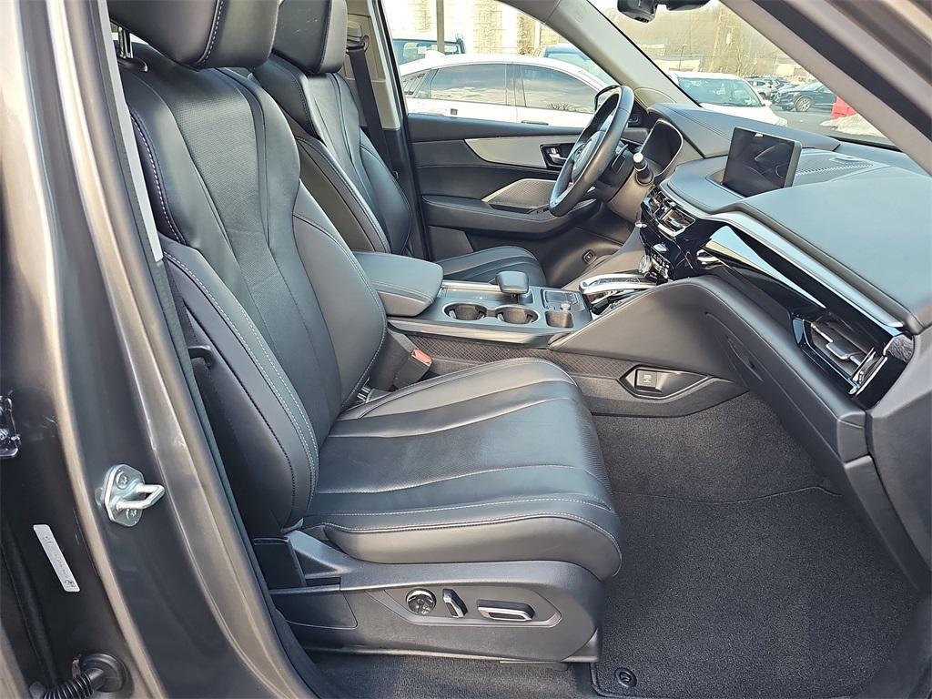 used 2023 Acura MDX car, priced at $37,678