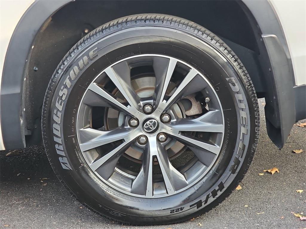 2018 Blizzard Pearl Toyota Highlander