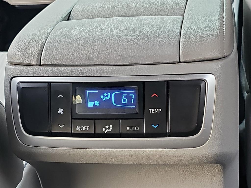 2018 Blizzard Pearl Toyota Highlander