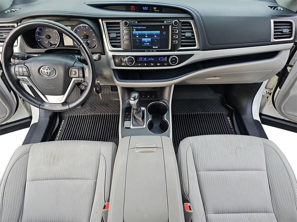 2018 Blizzard Pearl Toyota Highlander
