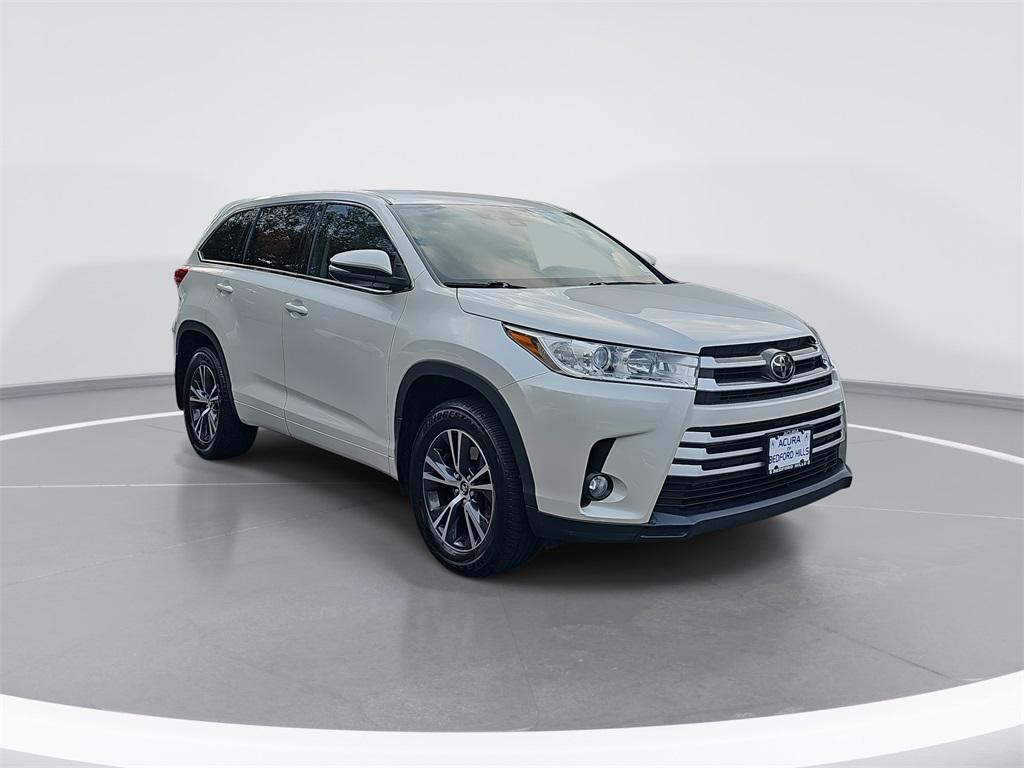 2018 Blizzard Pearl Toyota Highlander