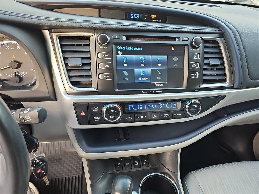 2018 Blizzard Pearl Toyota Highlander