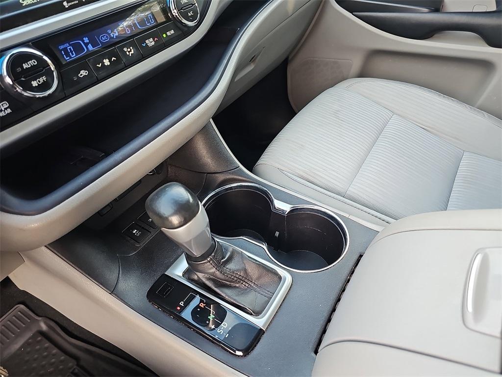 2018 Blizzard Pearl Toyota Highlander