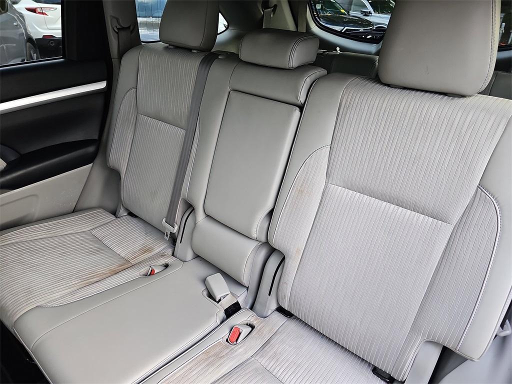 2018 Blizzard Pearl Toyota Highlander