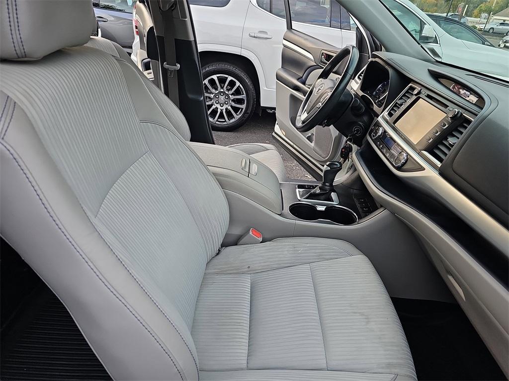 2018 Blizzard Pearl Toyota Highlander
