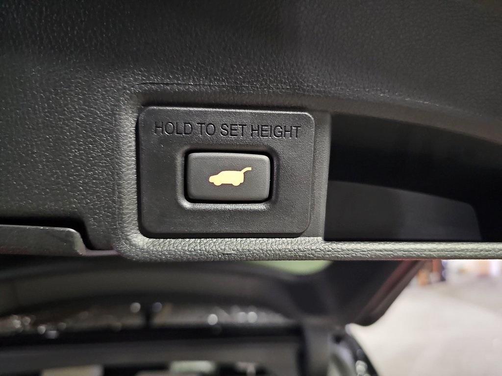 used 2025 Acura RDX car, priced at $40,250