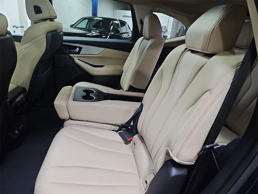 used 2025 Acura MDX car, priced at $46,798