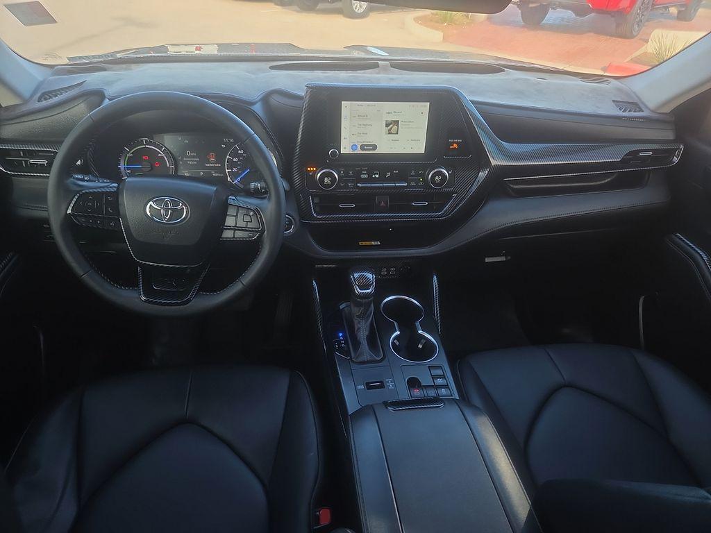 used 2023 Toyota Highlander Hybrid car, priced at $31,577