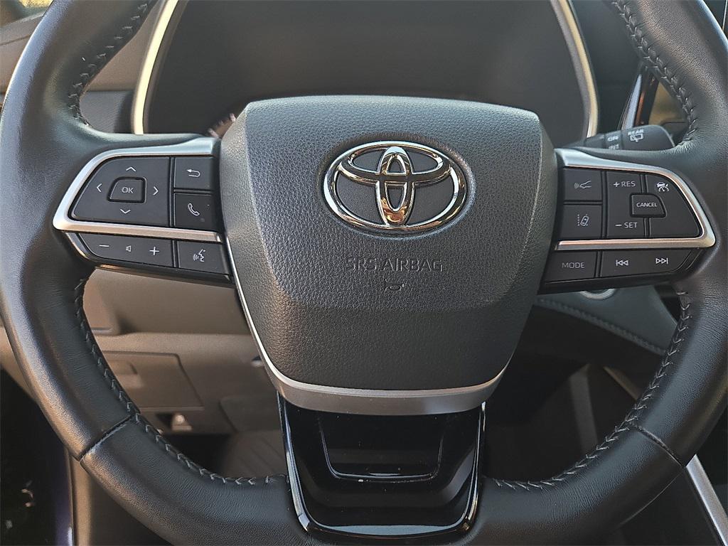 used 2024 Toyota Highlander car, priced at $44,951