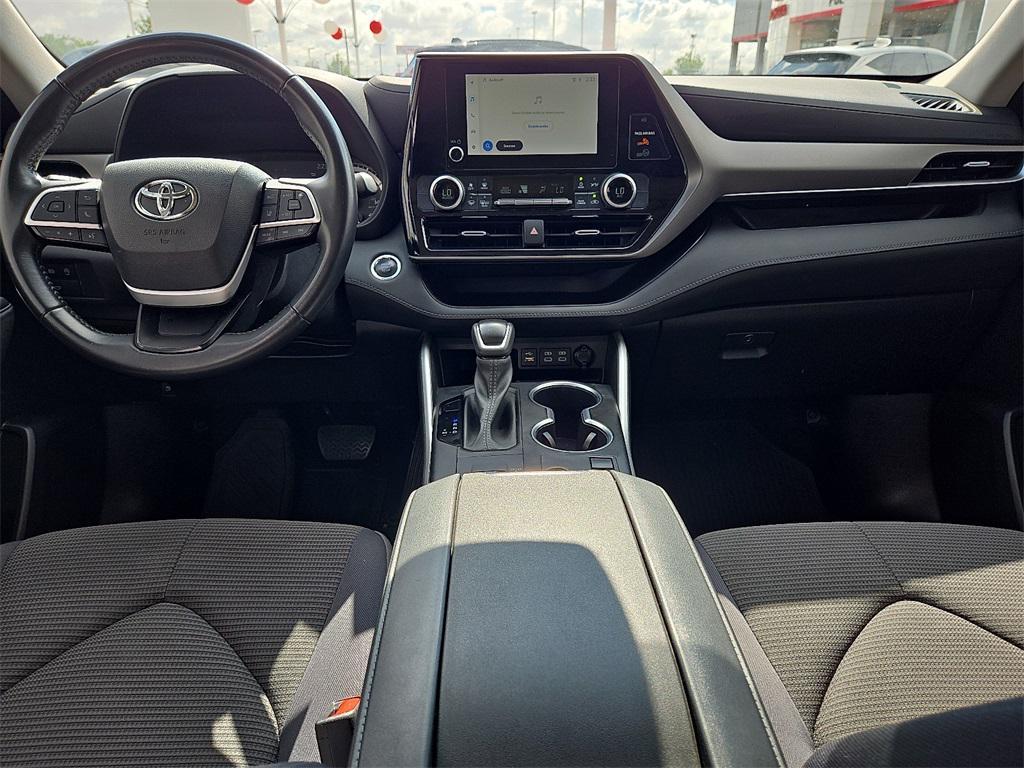used 2023 Toyota Highlander car, priced at $31,997
