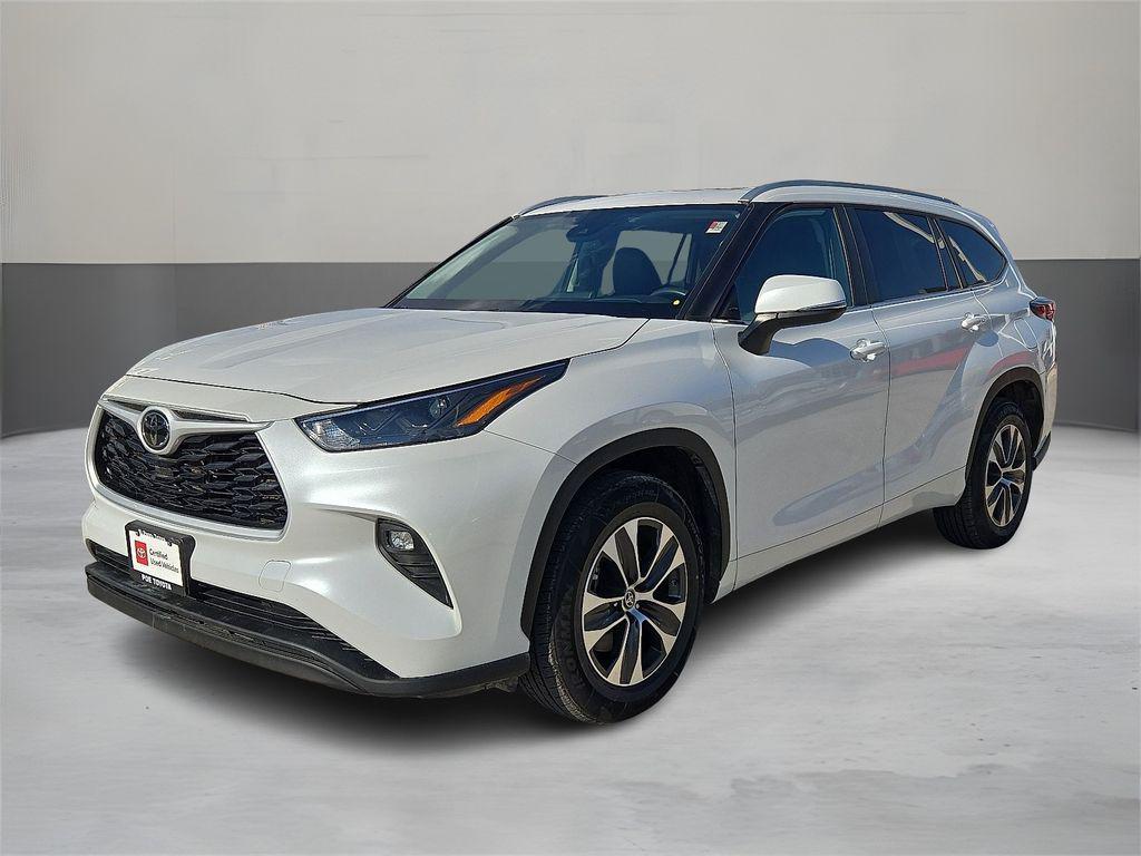 used 2024 Toyota Highlander car, priced at $46,095