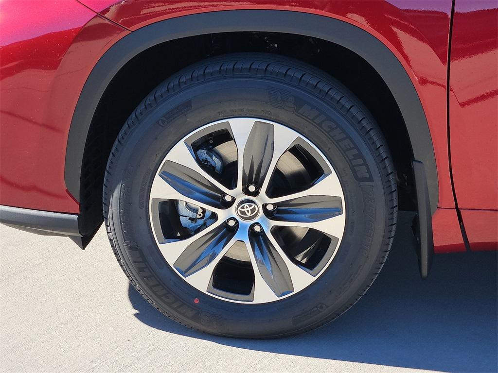 new 2026 Toyota Highlander car, priced at $51,607