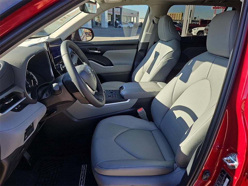 new 2026 Toyota Highlander car, priced at $51,607