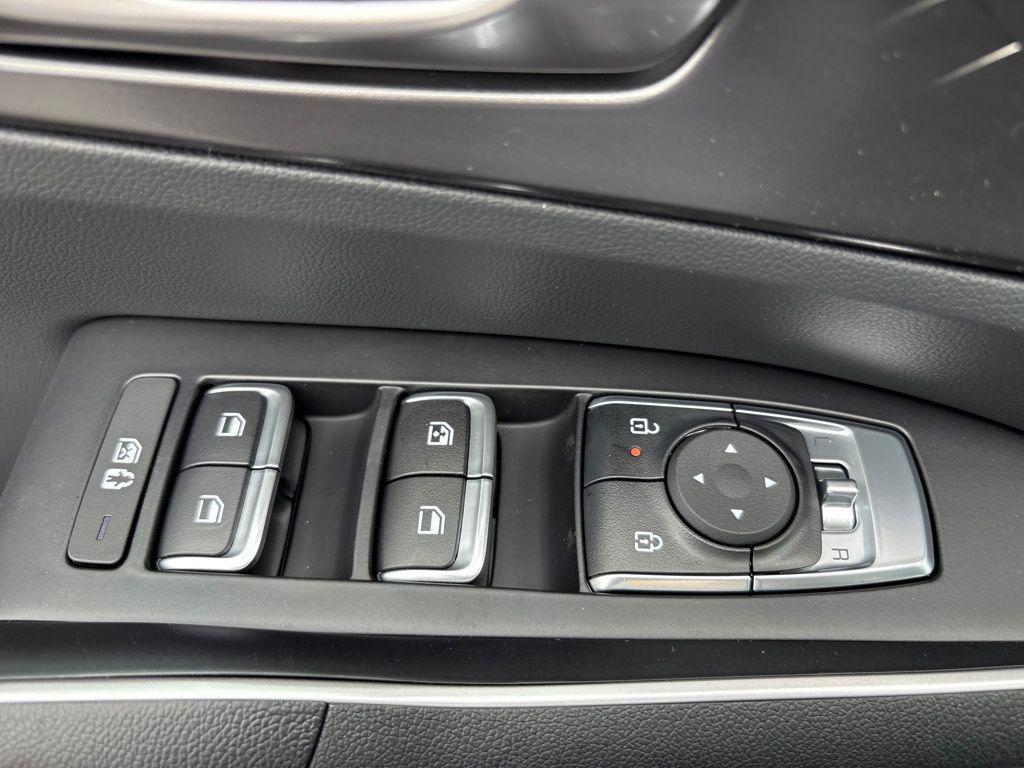 new 2026 Kia Sorento car, priced at $33,090