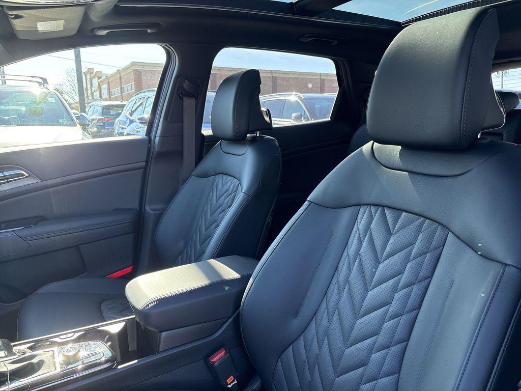 new 2025 Kia Sportage car, priced at $38,685