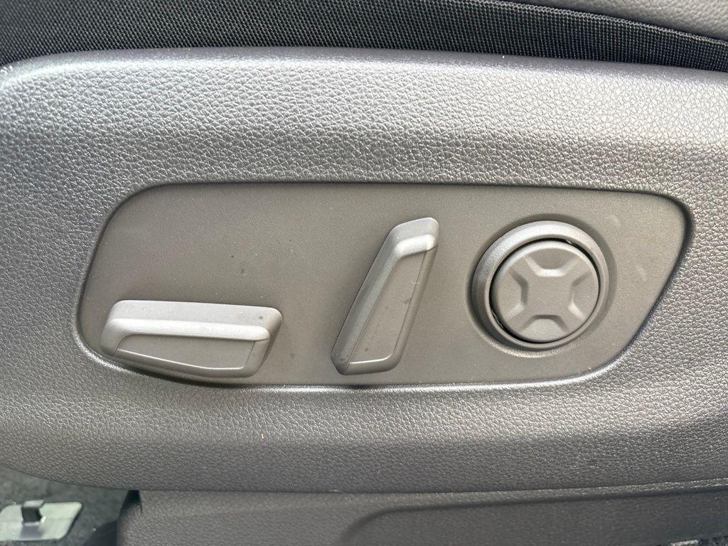 new 2026 Kia Carnival Hybrid car, priced at $58,625