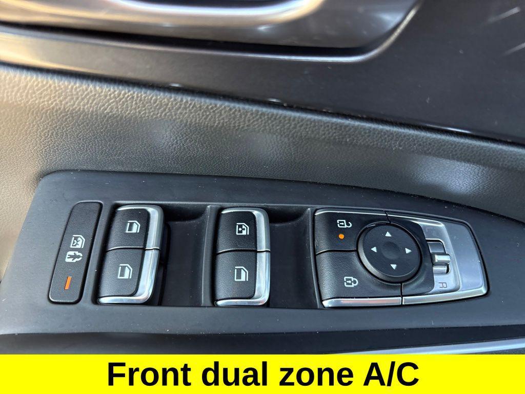 used 2024 Kia Sorento car, priced at $27,925