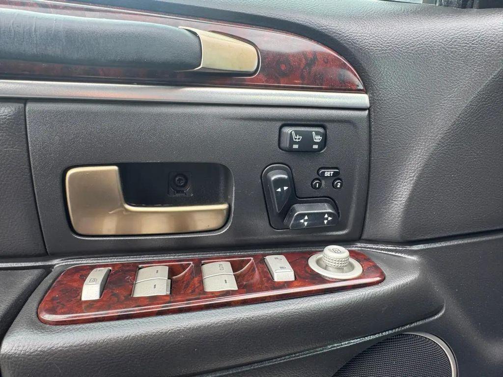 used 2009 Lincoln Town Car car, priced at $7,980