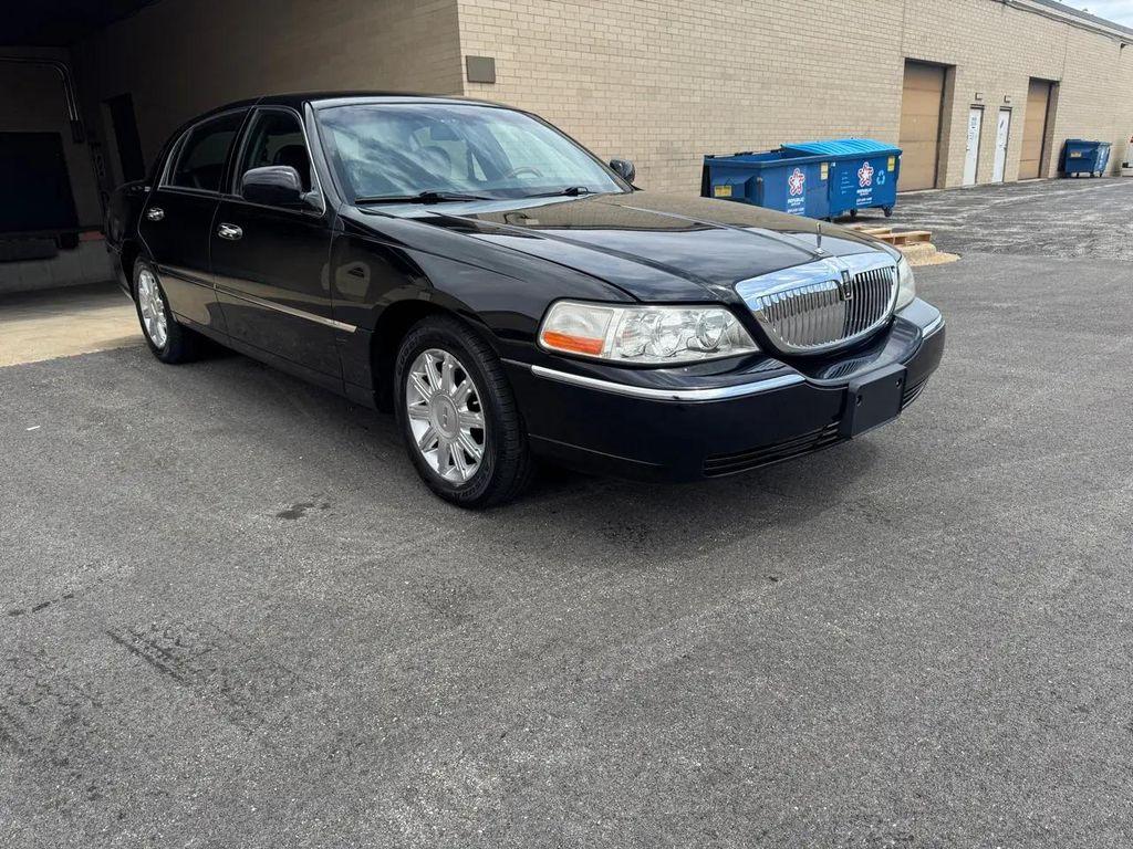 used 2009 Lincoln Town Car car, priced at $7,980