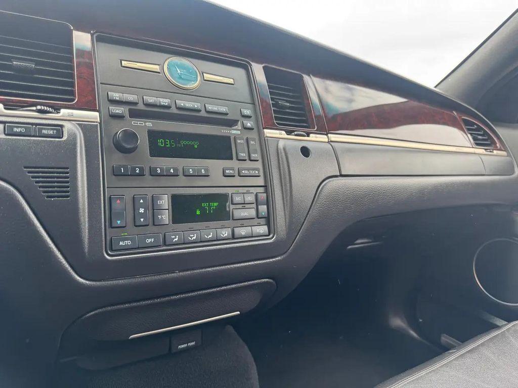 used 2009 Lincoln Town Car car, priced at $7,980
