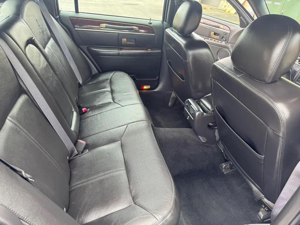 used 2009 Lincoln Town Car car, priced at $7,980