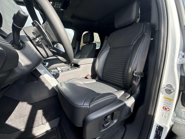 new 2026 Land Rover Discovery car, priced at $77,536