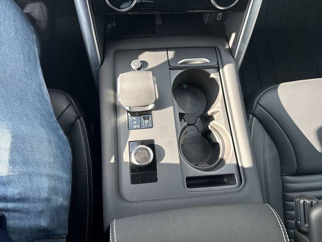 new 2026 Land Rover Discovery car, priced at $77,536