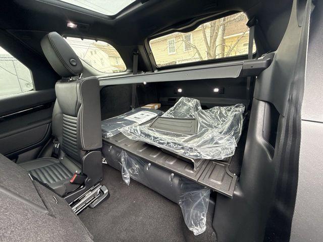 new 2025 Land Rover Discovery car, priced at $68,628