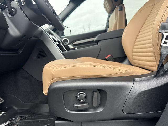 new 2026 Land Rover Discovery car, priced at $79,136