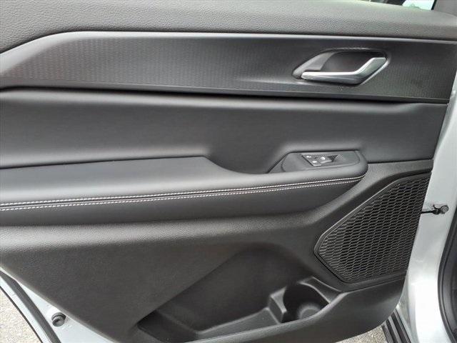 new 2025 Jeep Grand Cherokee L car, priced at $44,142