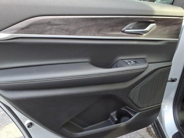 new 2025 Jeep Grand Cherokee L car, priced at $51,659