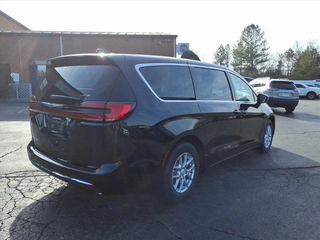 new 2026 Chrysler Pacifica car, priced at $45,833