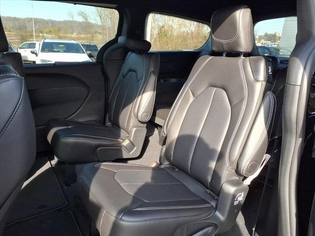 new 2026 Chrysler Pacifica car, priced at $45,833