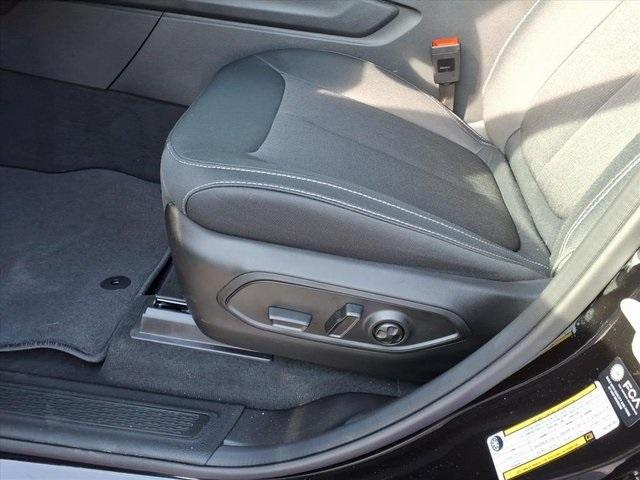 new 2025 Jeep Grand Cherokee car, priced at $41,033