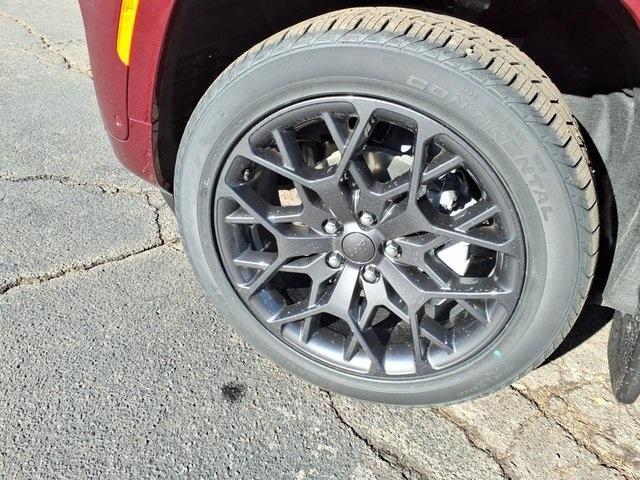 new 2025 Jeep Grand Cherokee car, priced at $70,321