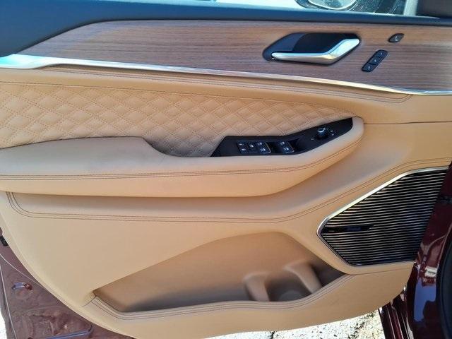 new 2025 Jeep Grand Cherokee car, priced at $70,321