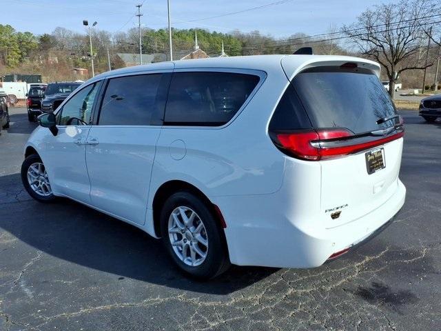 used 2024 Chrysler Pacifica car, priced at $31,000