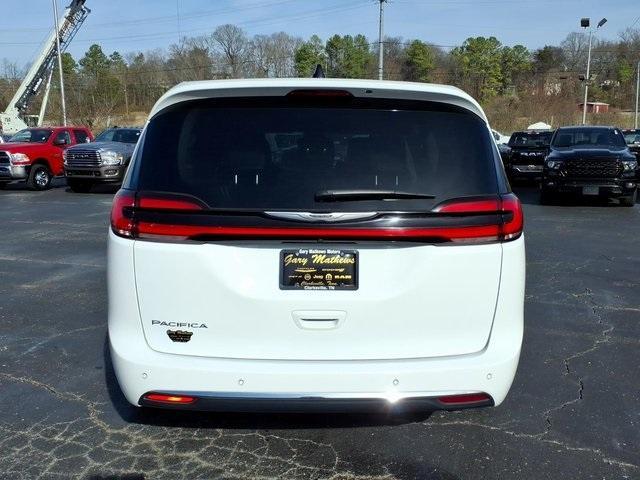 used 2024 Chrysler Pacifica car, priced at $31,000