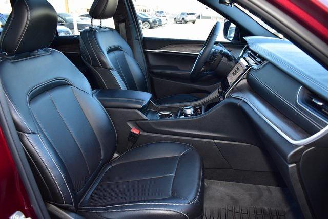 used 2024 Jeep Grand Cherokee car, priced at $28,895