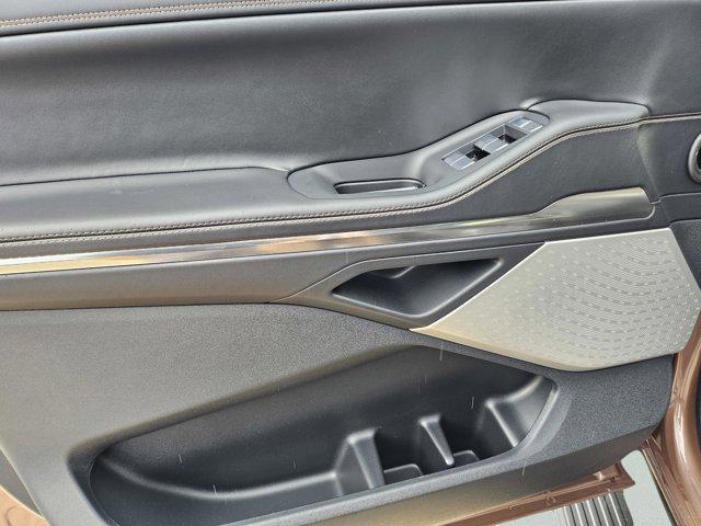 new 2025 Lincoln Navigator car, priced at $121,435