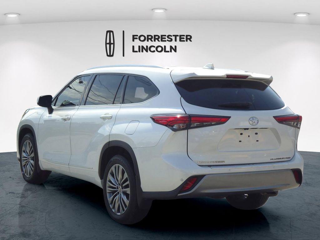 used 2020 Toyota Highlander car, priced at $25,377