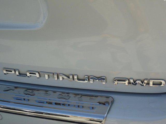 used 2020 Toyota Highlander car, priced at $24,900