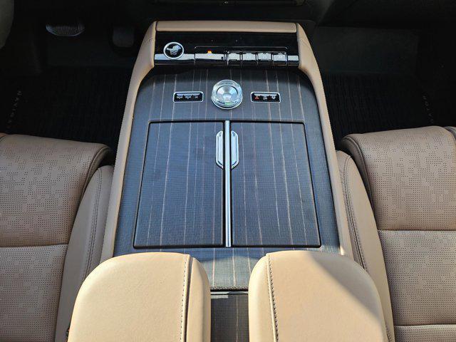 new 2025 Lincoln Navigator car, priced at $123,585