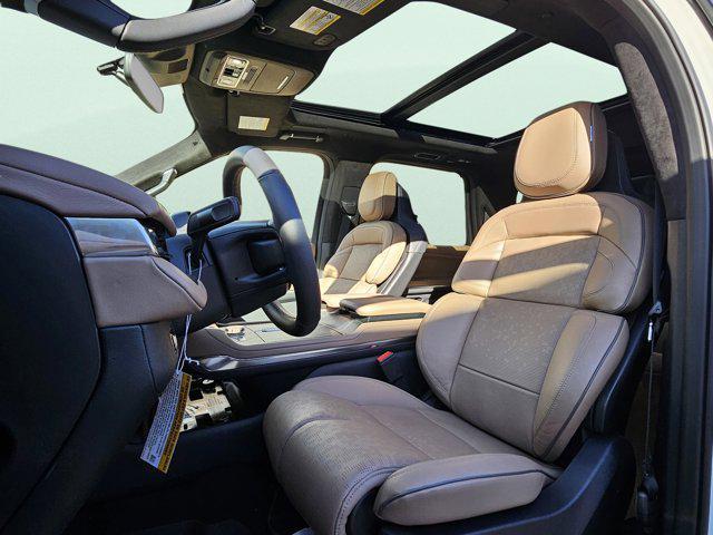 new 2025 Lincoln Navigator car, priced at $123,585