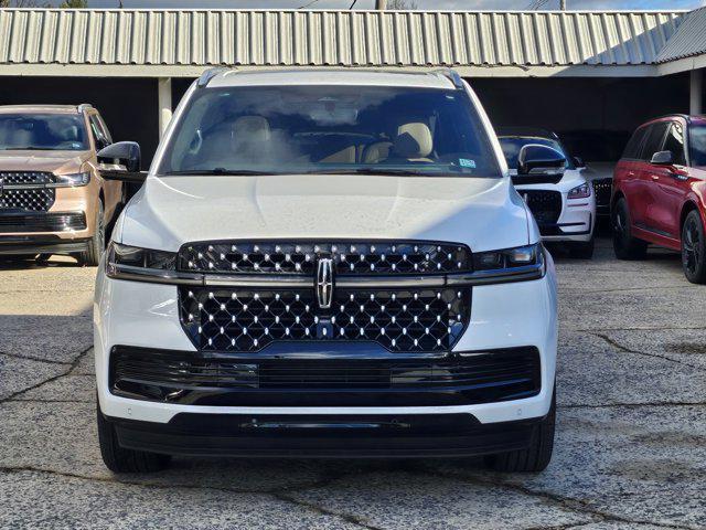 new 2025 Lincoln Navigator car, priced at $123,585